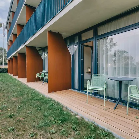 Отель Fenyves Yacht Club Superior 3*