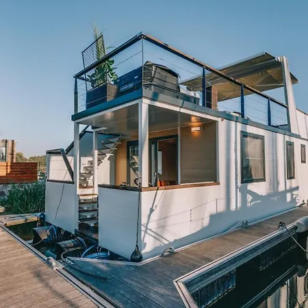 Fenyves Yacht Club Superior Ξενοδοχείο 3*