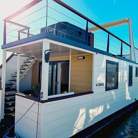 Fenyves Yacht Club Superior