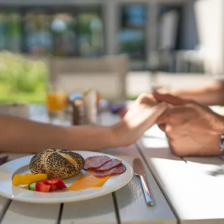 Ξενοδοχείο Fenyves Yacht Club Superior 3*