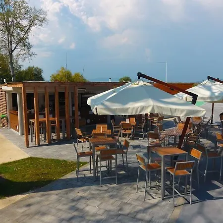 Fenyves Yacht Club Superior