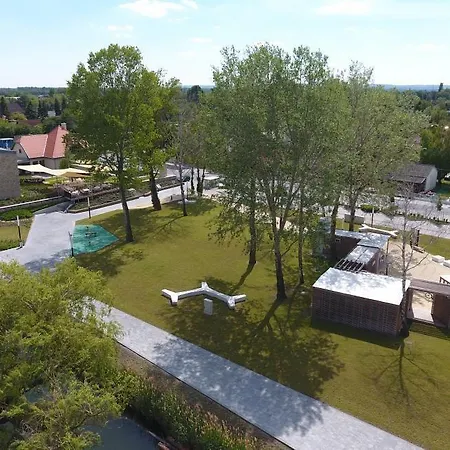 Fenyves Yacht Club Superior فندق بالاتونفينيفيس