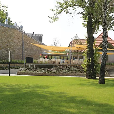 Fenyves Yacht Club Superior فندق 3*