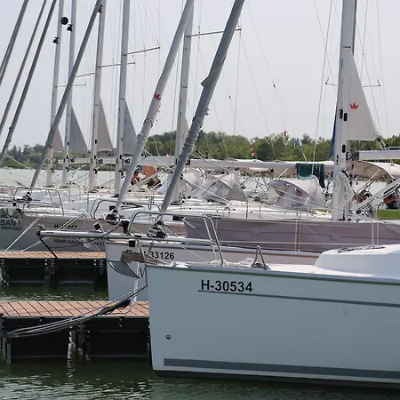 فندق Fenyves Yacht Club Superior