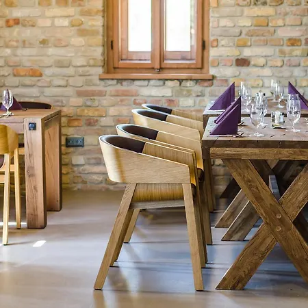 Fenyves Yacht Club Superior فندق بالاتونفينيفيس