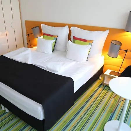 فندق Fenyves Yacht Club Superior 3*