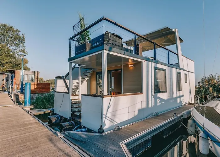 Fenyves Yacht Club Superior Hotel 3*