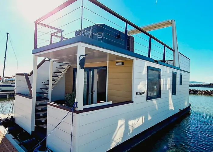 Fenyves Yacht Club Superior