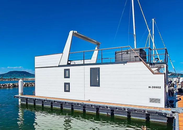 Fenyves Yacht Club Superior