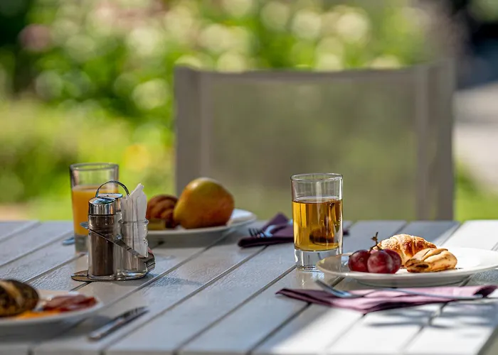 Fenyves Yacht Club Superior Отель