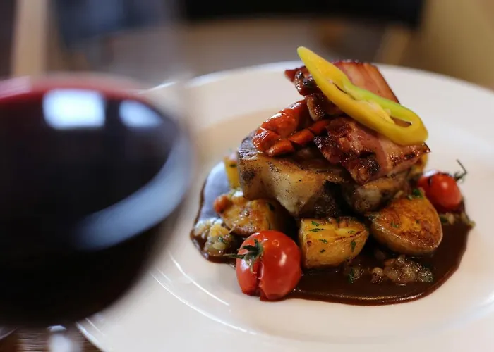 Отель Fenyves Yacht Club Superior