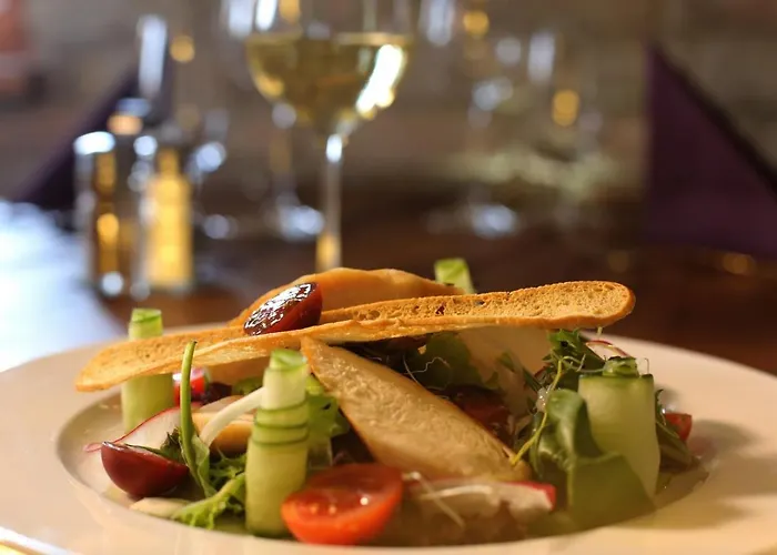 Отель Fenyves Yacht Club Superior