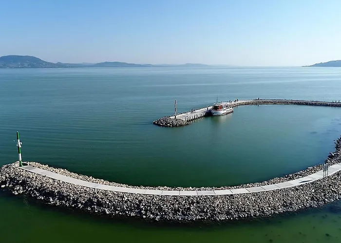 Fenyves Yacht Club Superior