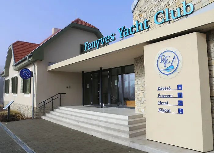 Hotel Fenyves Yacht Club Superior