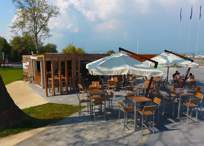 Fenyves Yacht Club Superior