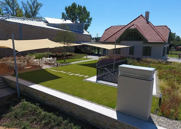 Отель Fenyves Yacht Club Superior