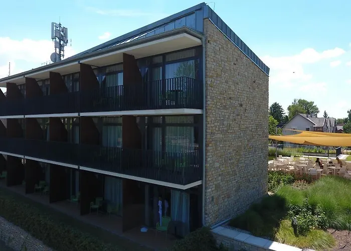 Отель Fenyves Yacht Club Superior 3*