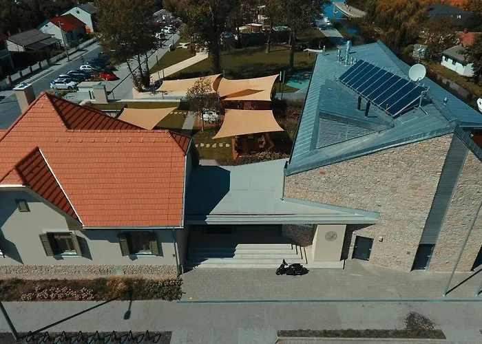 Fenyves Yacht Club Superior Отель Балатонфеньвеш