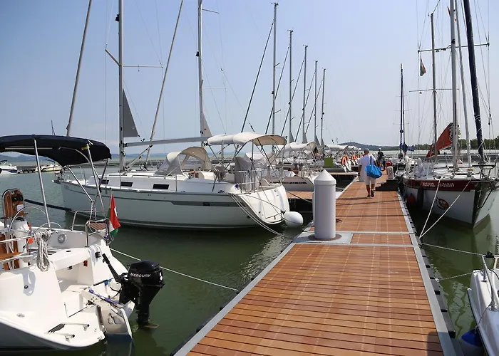 Fenyves Yacht Club Superior