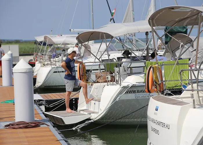 Отель Fenyves Yacht Club Superior 3*