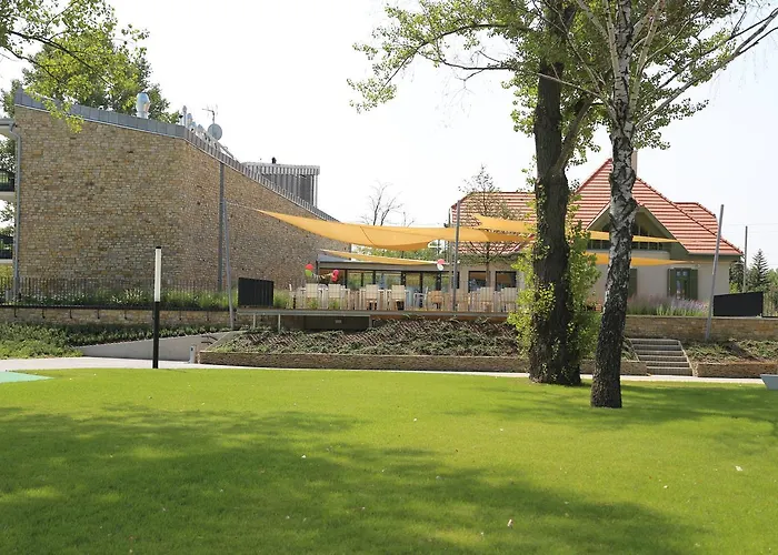 Fenyves Yacht Club Superior Hotel 3*